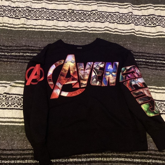Disney Tops - Marvel Avengers Black Sweatshirt